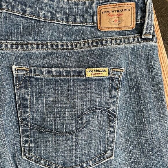 Levi Strauss Signature Low Rise Boot Cut 5 pocket jeans, size 16 long - Picture 6 of 7